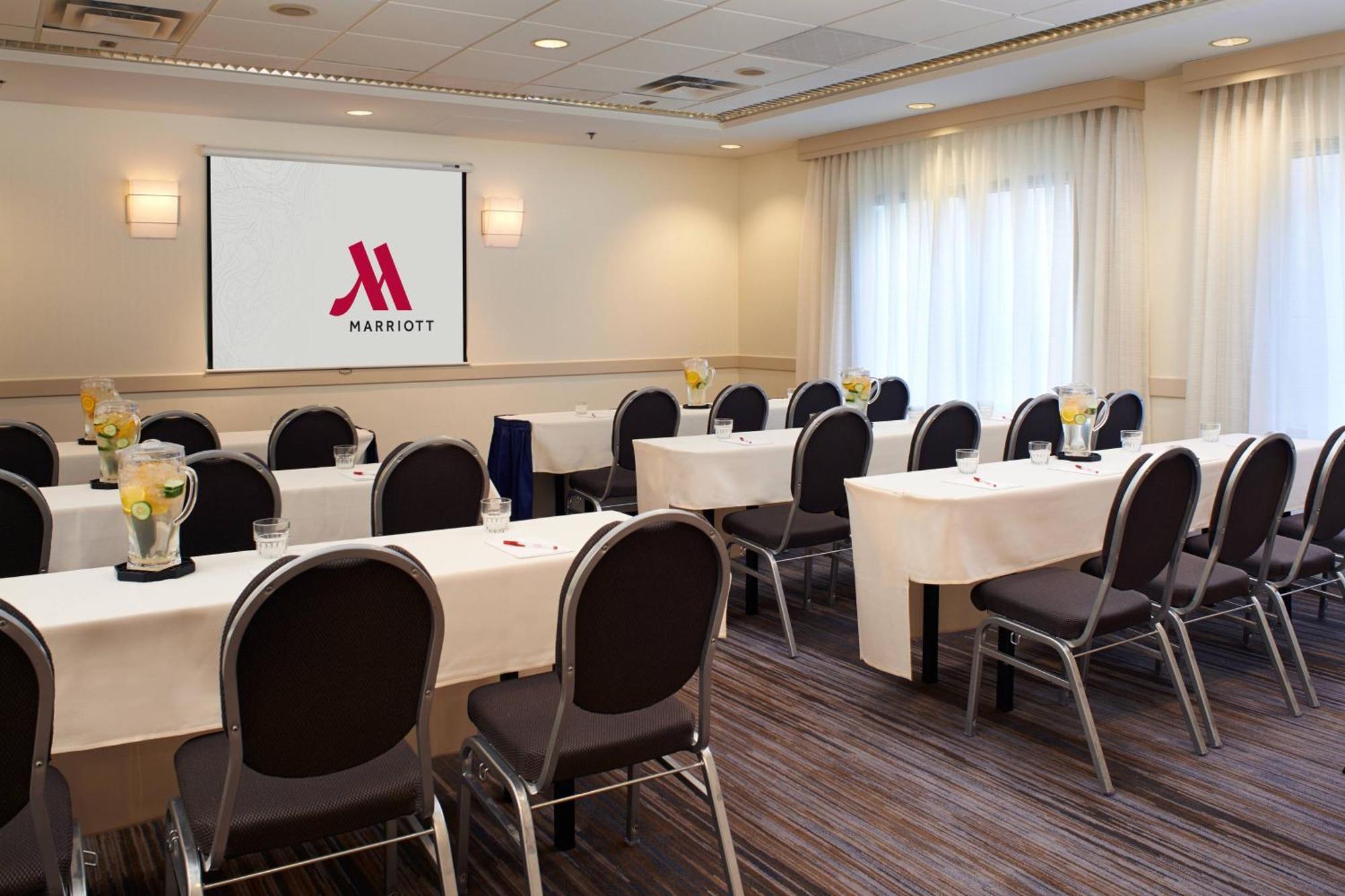 Detroit Metro Airport Marriott Hotel Romulus Exterior photo